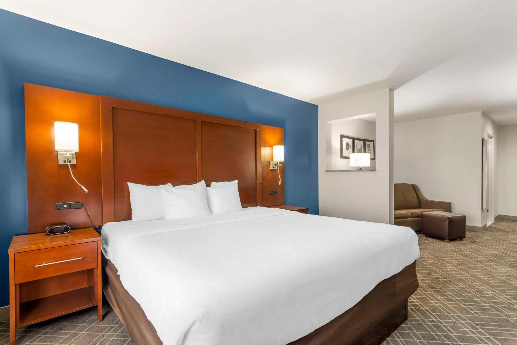 Comfort Atlanta Airport Hotel