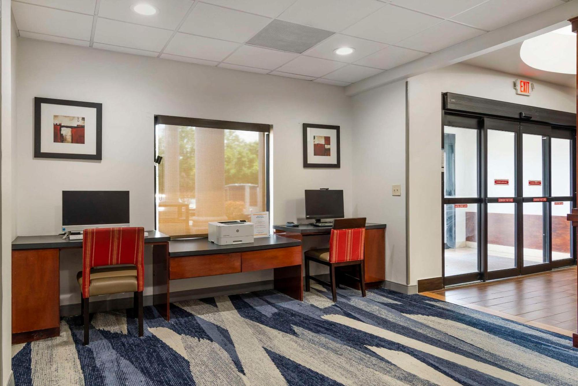 Comfort Atlanta Airport 3*